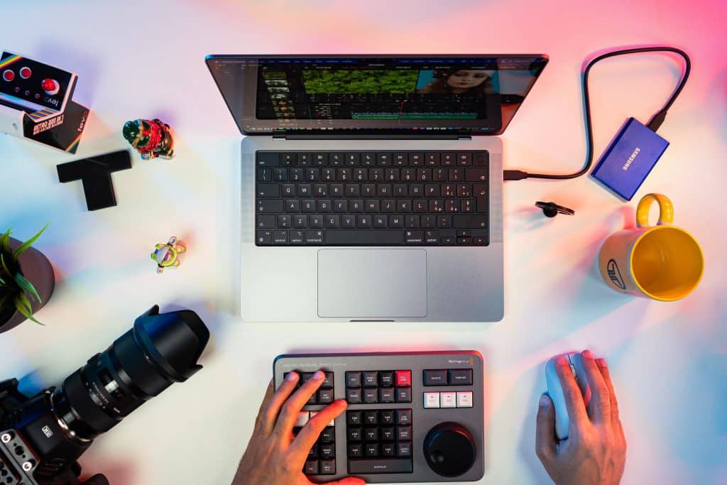 alt txt="TikTok video editor"
